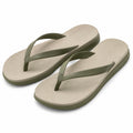 Zehentrenner 38/39 aus Kunststoff in Beige Olivgrün mit strukturierter Sohle